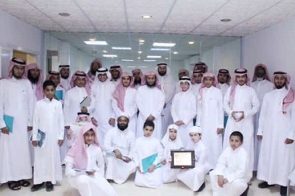 المكتب يختتم دورة “فن الخطابة والإلقاء” بمشاركة 30 متدربا