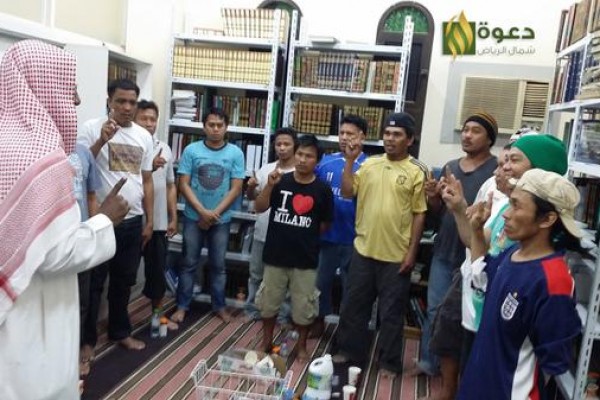 239 رجلا وامرأة من تسع دول يعتنقون الإسلام