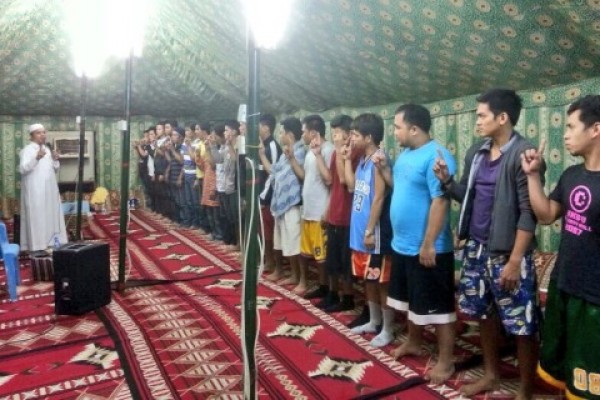 181 رجلا وامرأة يعلنون إسلامهم خلال شهر ذي القعدة الماضي