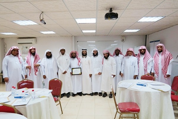 تنفيذ برنامج تدريبي للأئمة بالتعاون مع مركز “إجلال”