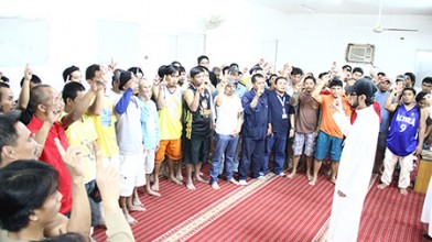 خلال أسبوع واحد: 160 رجلا يعتنقون الإسلام