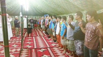 إسلام 248 رجلا وامرأة خلال شهر ربيع الثاني بمعدل 8 أشخاص يوميا